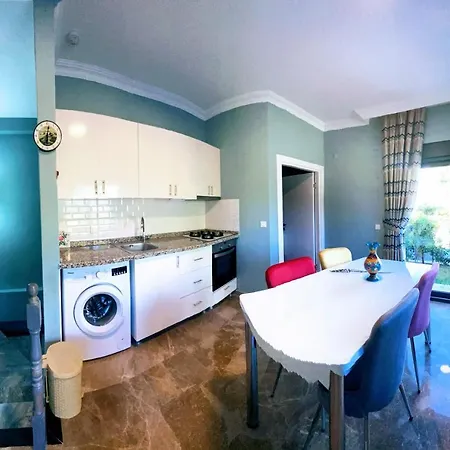 Villa15 Lodge, Five-star 5bd 5-5ba Access With Pool , Gym, Sauna, Alfresco Dining & Garden * מנבגט