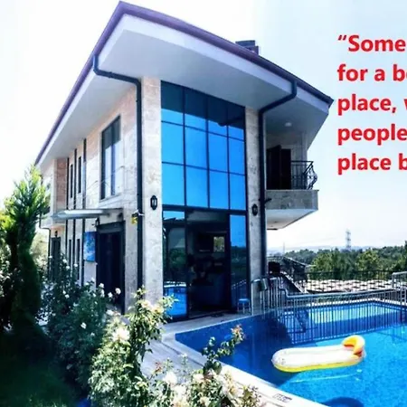 Villa15 Lodge, Five-star 5bd 5-5ba Access With Pool , Gym, Sauna, Alfresco Dining & Garden מנבגט
